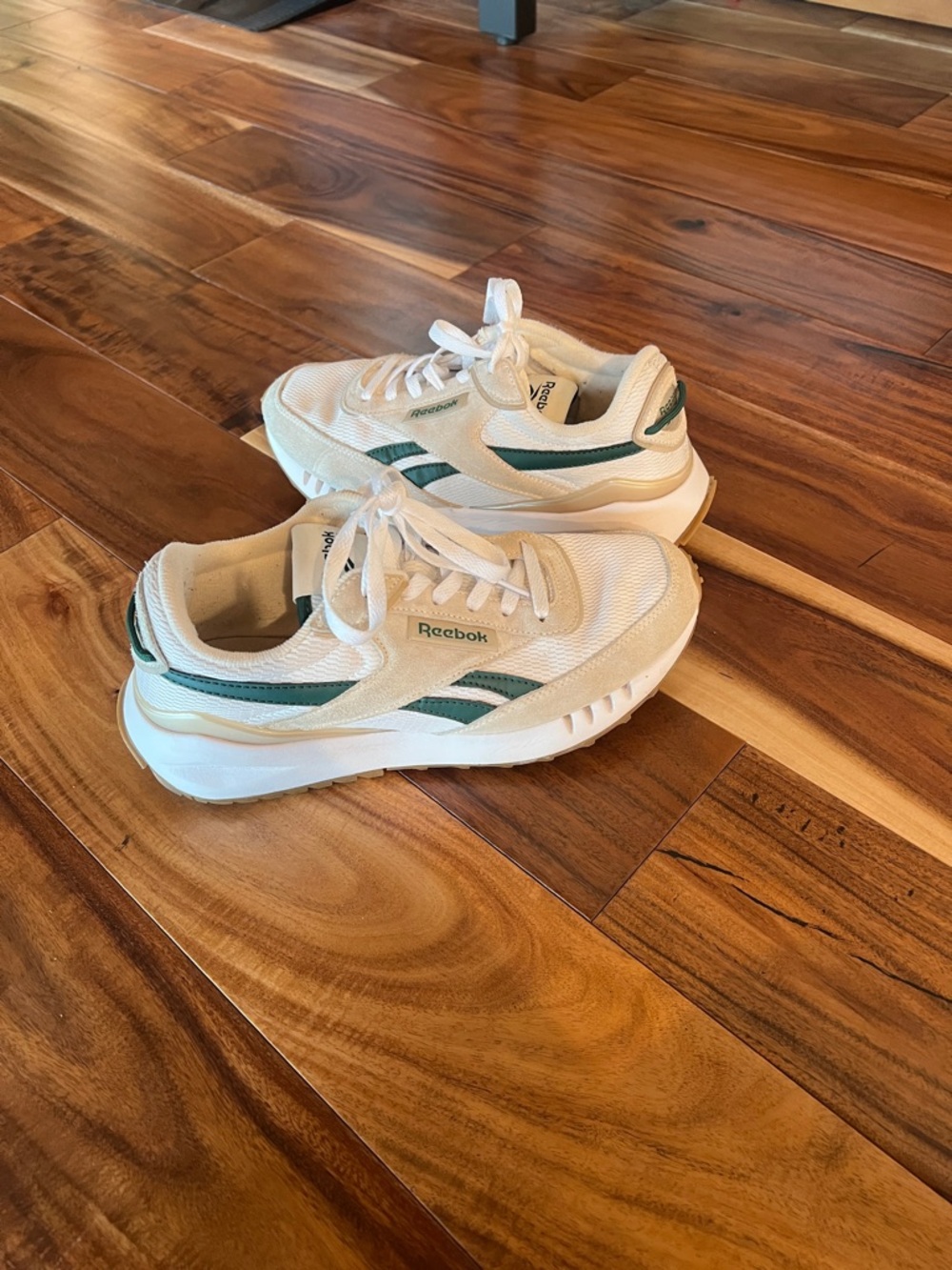 Reebok Cream and Green Sneakers Size 8.5